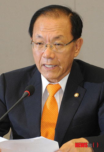 인사말하는 황우여 새누리당 대표