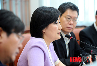 모두 발언하는 박영선 대법관인사청문특위 간사