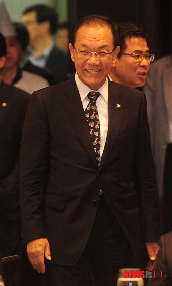 창립대회 참석한 황우여 새누리당 대표