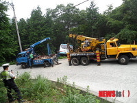 남해금산서 대형버스 골짜기로 추락