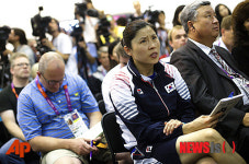 배드민턴 선수 실격 발표에 걱정하는 김지현