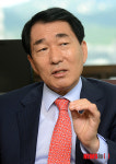 뉴시스와 인터뷰 갖는 새누리당 대선 경선 주자
