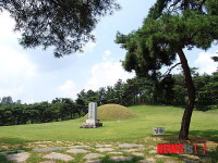 논산 백제군사박물관 계백장군 묘