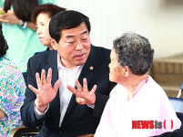 나눔의 집 찾은 윤화섭 의장