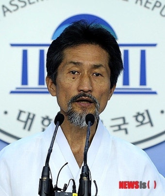 혁신재창당 메시지 전하는 강기갑 대표