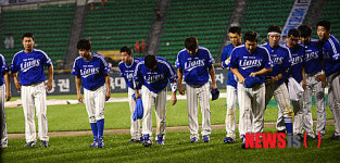 강우 콜드로 6-3 승리 거두는 삼성
