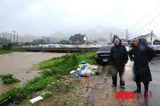태풍 덴빈 영향으로 고창천 수위 상승