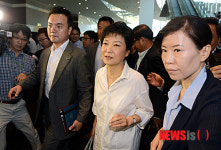 합동연찬회 참석하는 박근혜 새누리당 대통령 후보