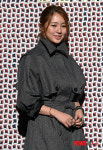 수줍게 포즈 취한 윤은혜