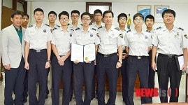 가평署, 모범 전의경에 인증서 수여