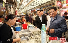 제수용품 구매하는 서울경찰청장