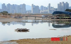 호수공원서 보이는 세종시 첫마을