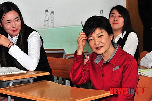 박근혜 전 대통령, 부산-울산-진주 순방 후 김문수 후보 지원 강조