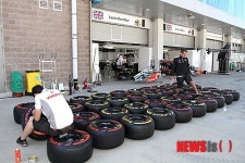 분주한 F1 피트