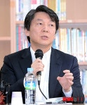 호반초등학교 찾은 안철수