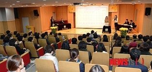 2013학년도 신입생 공개추첨식하는 성신초등학교