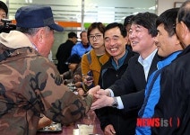 광산구 노인복지관 찾은 안철수