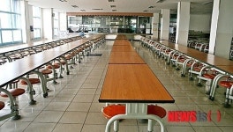 텅 빈 초등학교 급식소