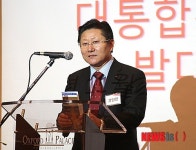 축사하는 강일한 위원장