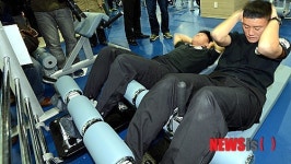 체력단련하는 장병들