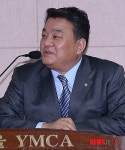 인사말하는 안창원 서울YMCA 회장