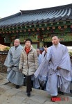 범어사 방문한 박근혜 후보