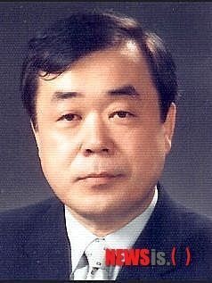 대학 교수 불성실 행동으로 법정 논란 확산, 단과대학장 책임 논의 계속적으로 전개