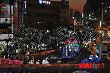 사하구, 교통섬 연말 분위기 연출