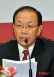 논공행상관련 이야기 하는 황우여 대표