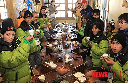 김민주, 하이원리조트 여자오픈 대회 둘째 날 선두 등극! 