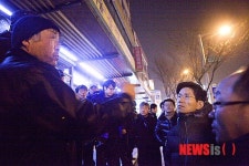 새벽 인력시장 찾은 김문수 건설경기 너무 어려워