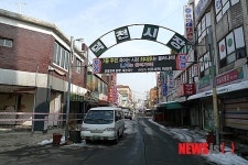 유령마을 안양 덕천지구 내 시장