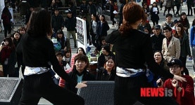 댄스 동아리로 오세요
