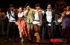 뮤지컬 삼총사, 유쾌한 즐거움