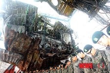 천안함 46용사 위해 묵념