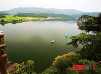 [뉴시스아이즈]기획 봄, 나들이~ 이런 곳도 있어요-경북 상주 경천대, 아지른 절벽과 노송 절경…카누 체험도