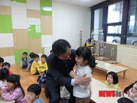 세종청사 어린이집을 찾은 유정복 장관