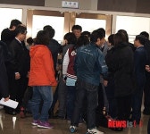 장애인단체 김해시청 농성