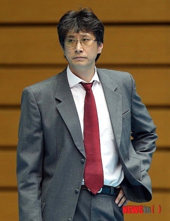 경기 지켜보는 이상열 감독