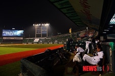 갑작스런 정전으로 경기 지연