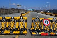 통행 차량없는 통일의 관문