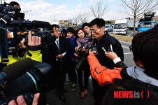 개성공단 업체 대표에 쏠린 언론의 관심