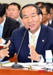 답변하는 박승춘