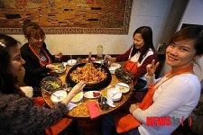 경춘선 특수 노린 춘천 닭갈비 식당 3년새 우후죽순