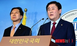 최경환, 새누리당 원내대표 출마 기자회견