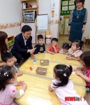 어린이집 찾은 김동연 실장