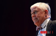 특강하는 짐 로저스