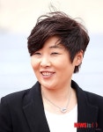 인터뷰하는 임은주 강원FC  대표