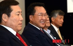 밝게 웃는 방하남 장관