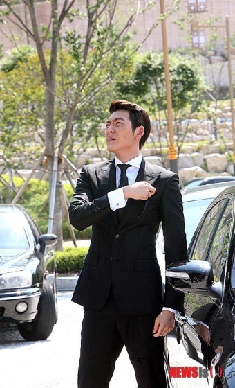 친구2 주인공 신예 김우빈